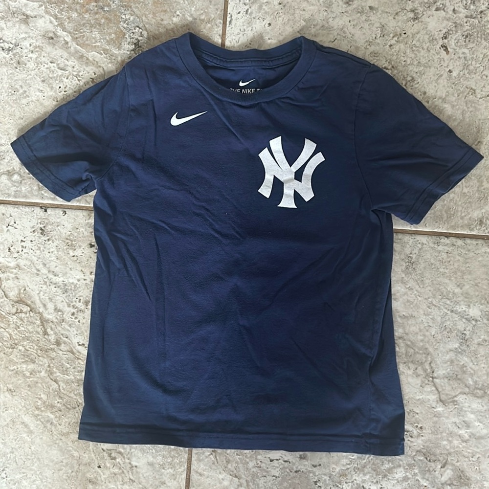 The Nike Tee New York Yankees blue short sleeve top size Large boys “Mantle”